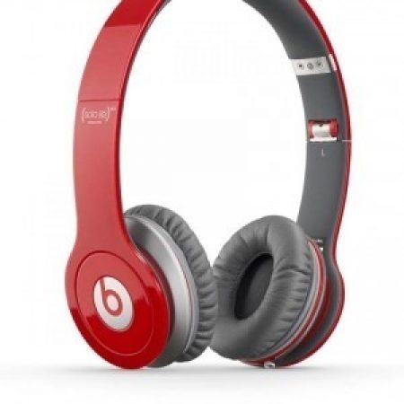 Beats-Solo-HD-Headphones-in-Pakistan.jpg