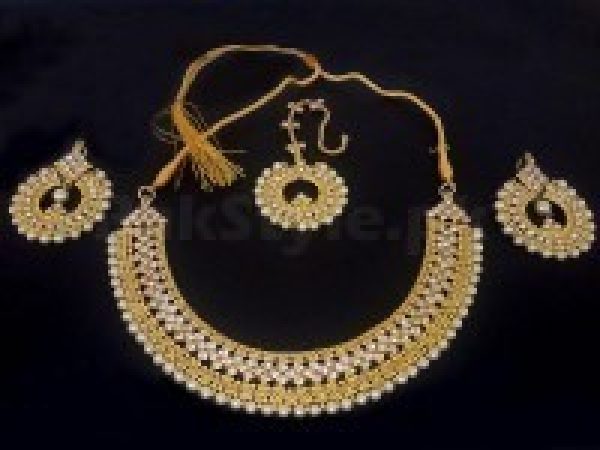 Pearl-Golden-Jewellery-Set-1.jpg